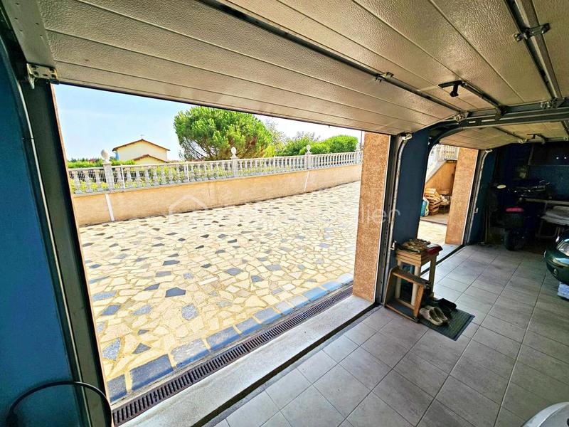 Maison traditionnelle - 230 m² - 7 pièces