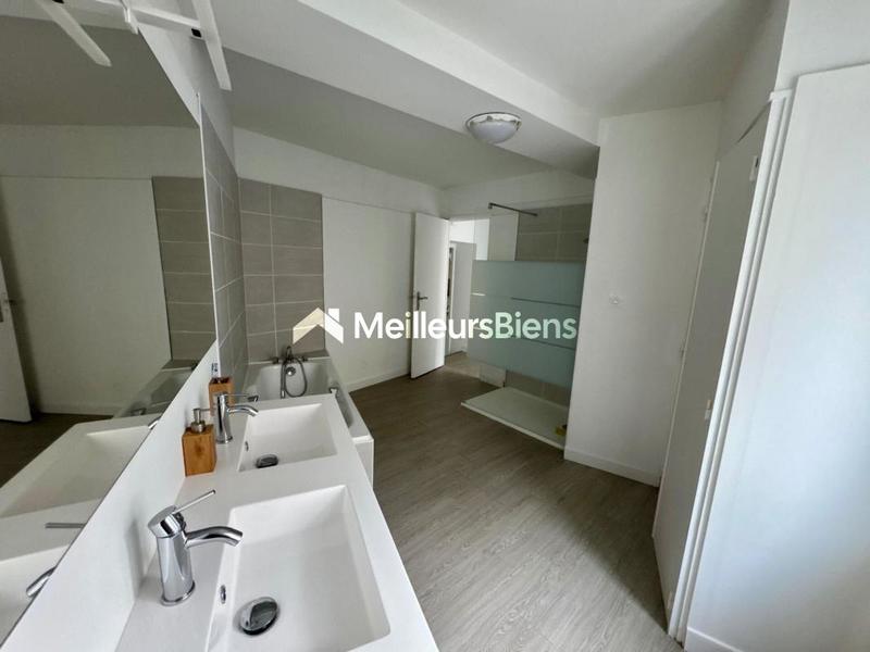 Maison de bourg - 96 m² - 5 pièces