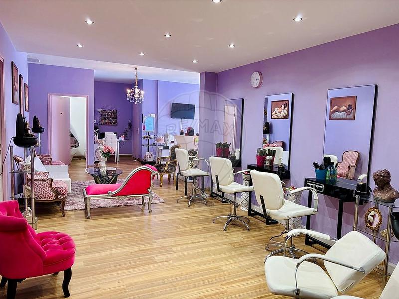 Local commercial - 325 m² - 15 pièces