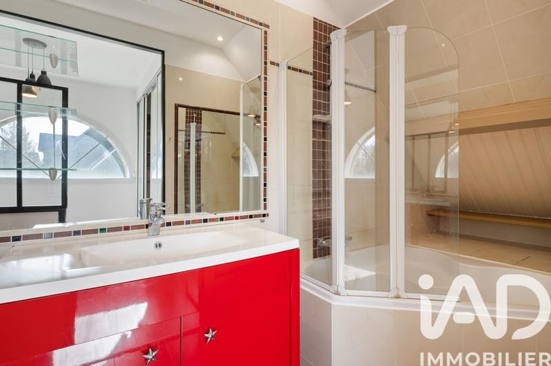 Maison - 218 m² - 6 pièces