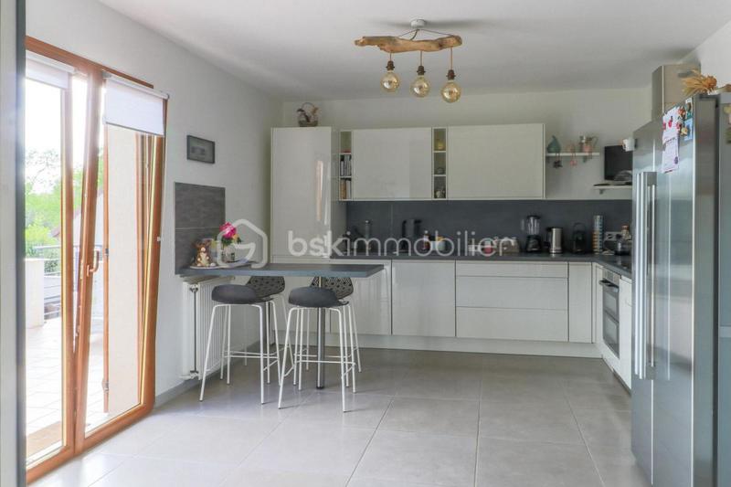 Pavillon - 196 m² - 8 pièces