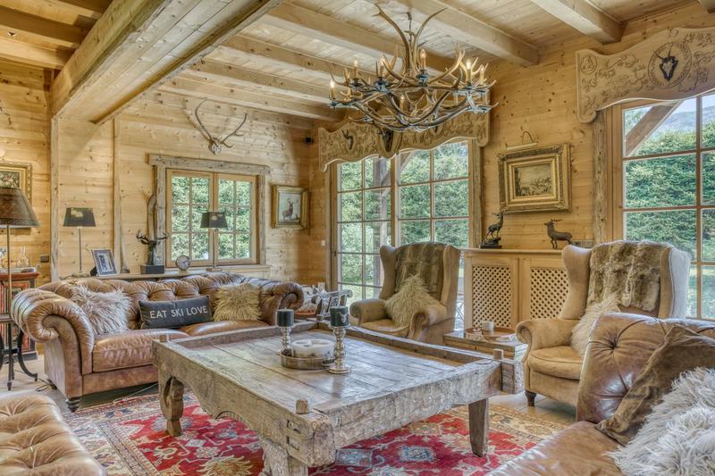 Châlet - 383 m² - 8 pièces