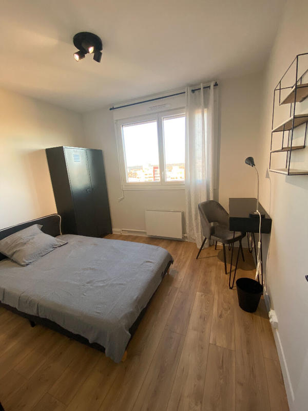 Chambre - 107 m² - 7 pièces