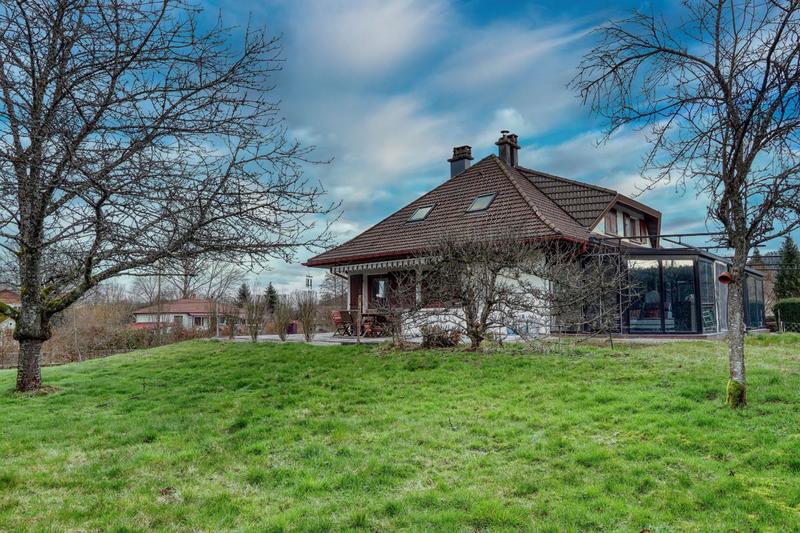 Maison - 265 m² - 10 pièces