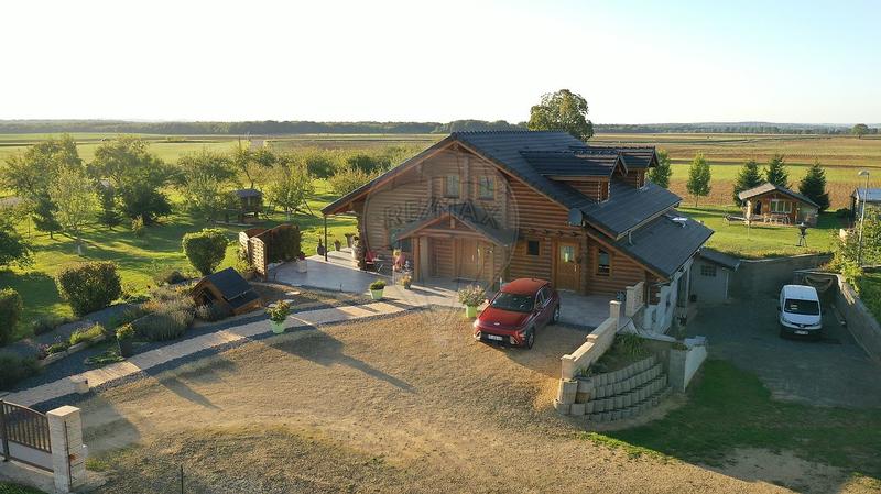 Châlet - 175 m² - 9 pièces