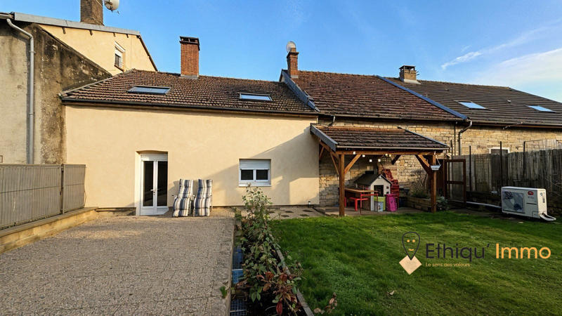 Maison - 104 m² - 4 pièces