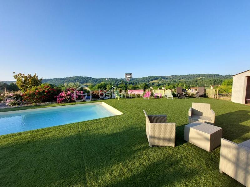Villa - 210 m² - 7 pièces