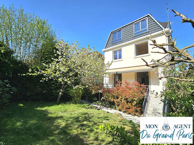 Maison - 175 m² - 9 pièces