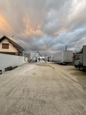 Terrain industriel - 1 400 m²