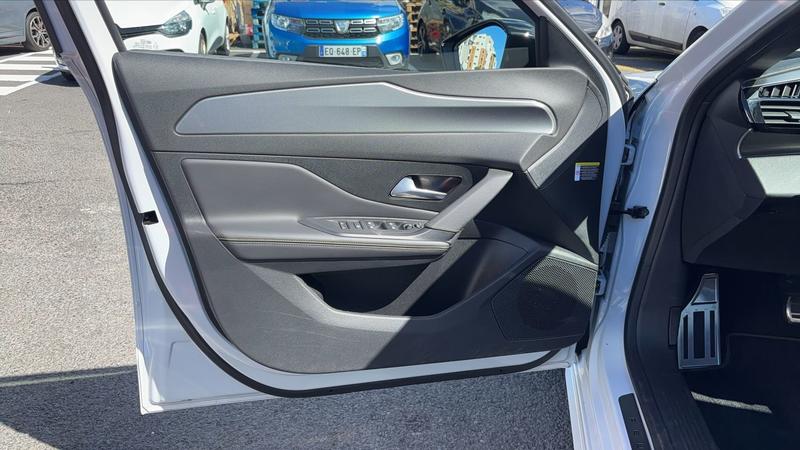 Peugeot 308 1.2 Hybrid e-Dsc6 136 Gt