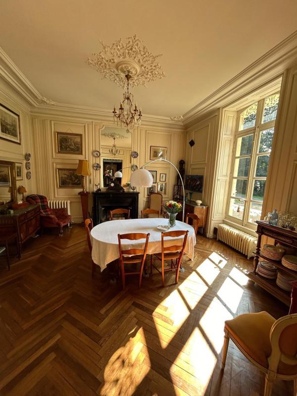 Maison - 400 m² - 16 pièces