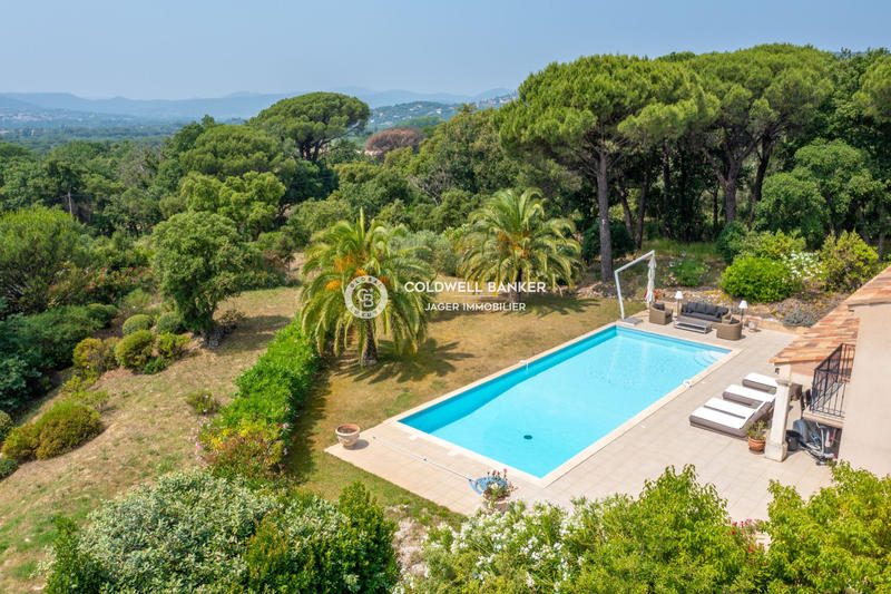 Villa - 250 m² - 4 pièces