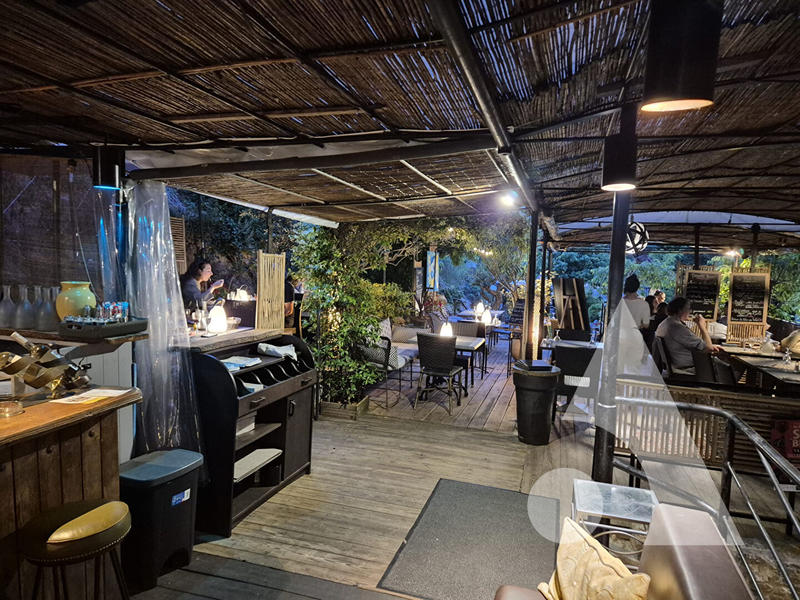 Maison - 210 m² - 6 pièces