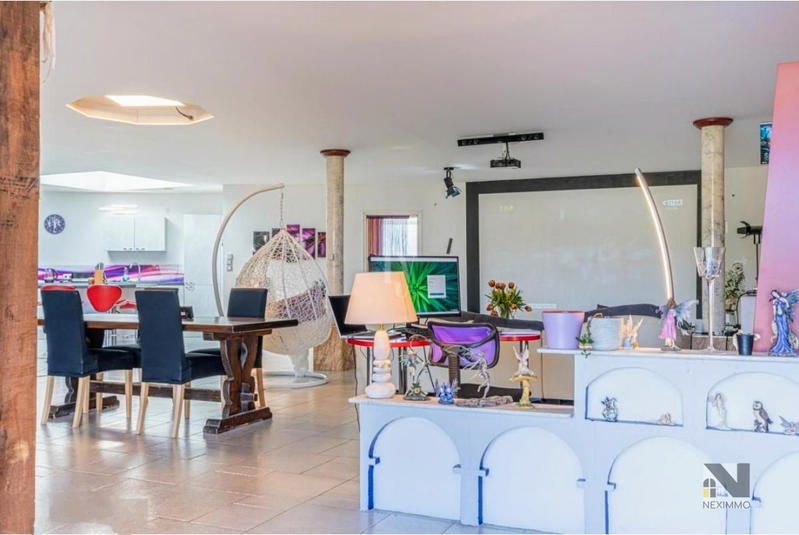 Maison - 233 m² - 5 pièces