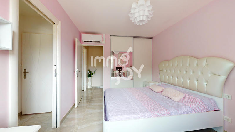 Villa - 224 m² - 6 pièces