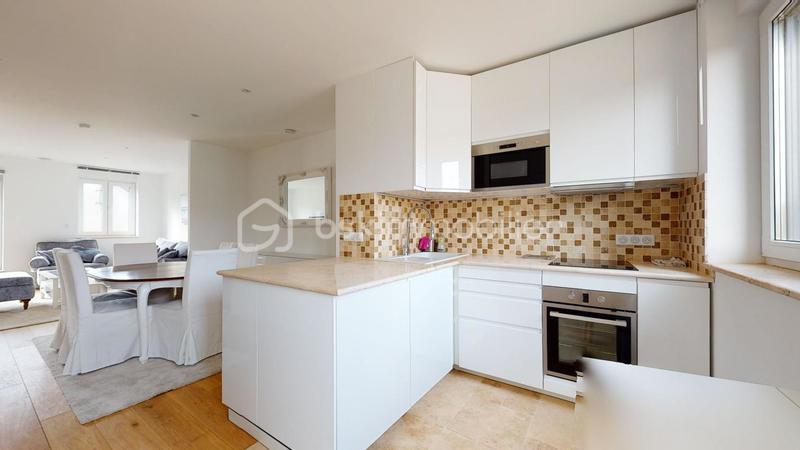 Villa - 376 m² - 16 pièces