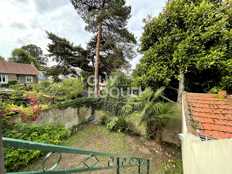 Maison - 195 m² - 10 pièces