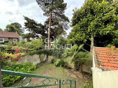 Maison - 195 m² - 10 pièces