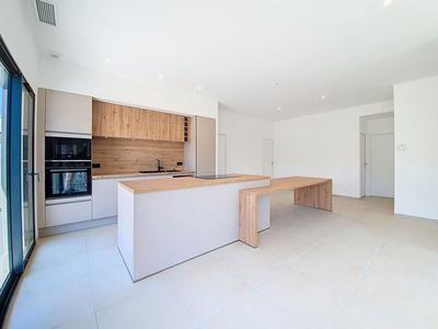 Maison - 93 m² - 4 pièces