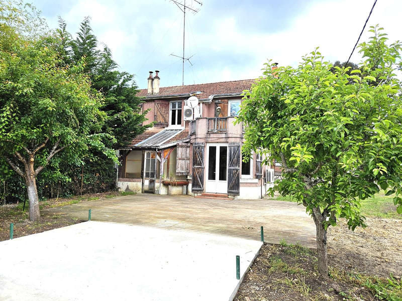 Maison - 90 m² - 5 pièces