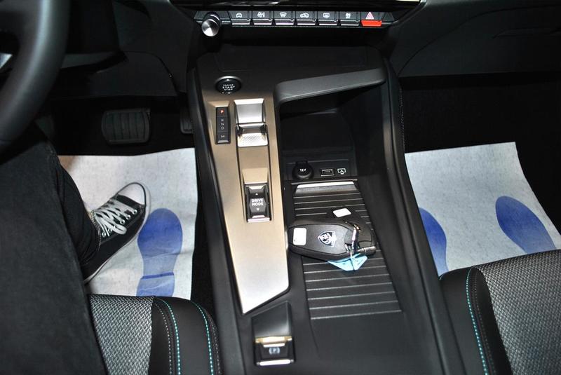 Peugeot 308 Sw III 1.2 Puretech 130 Eat8 - 24 990