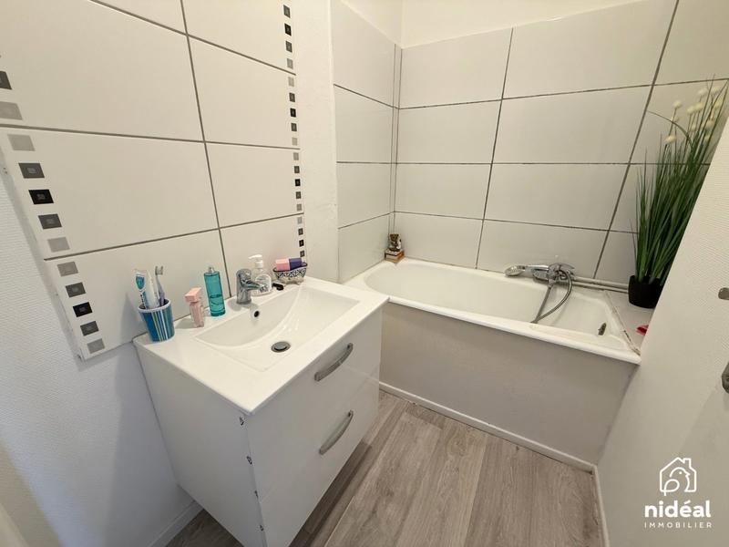 Appartement - 80 m² - 5 pièces