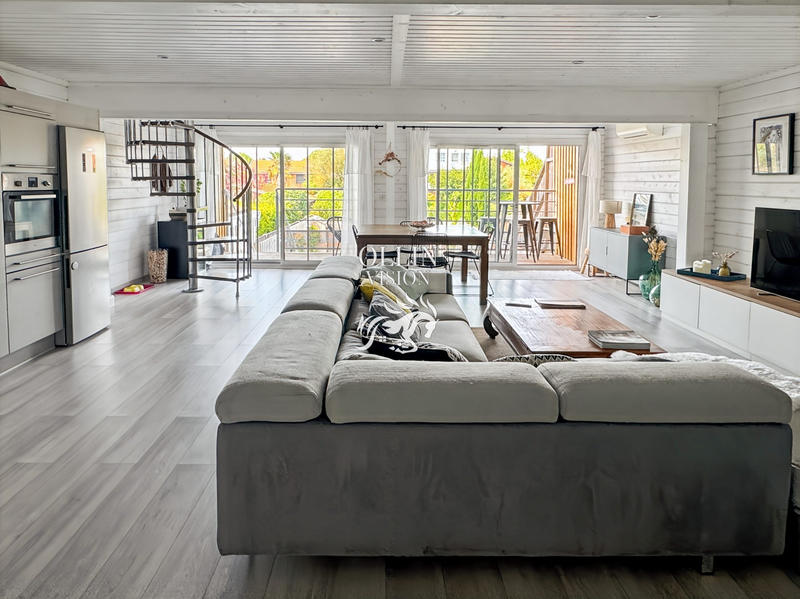 Villa - 161 m² - 5 pièces