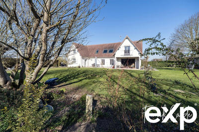 Maison - 225 m² - 8 pièces