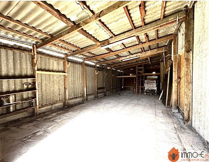 Maison - 400 m² - 6 pièces