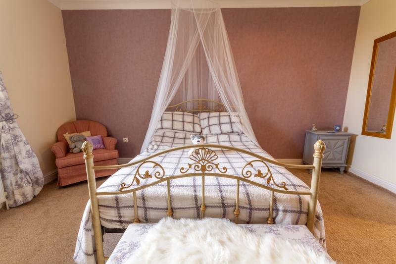 Maison - 321 m² - 12 pièces