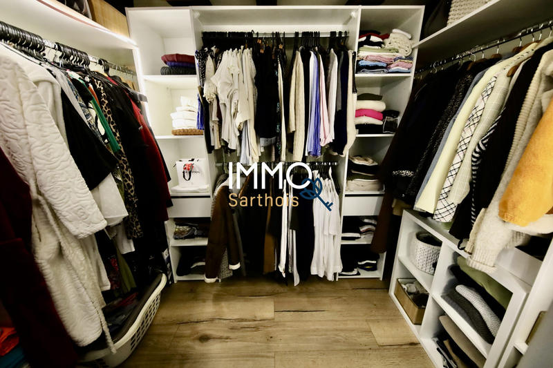 Maison traditionnelle - 87 m² - 4 pièces