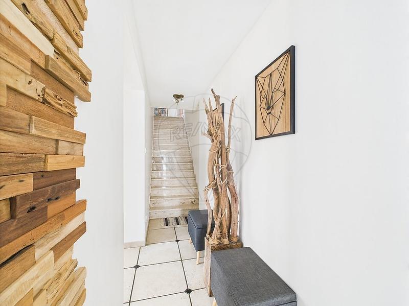 Maison - 233 m² - 8 pièces