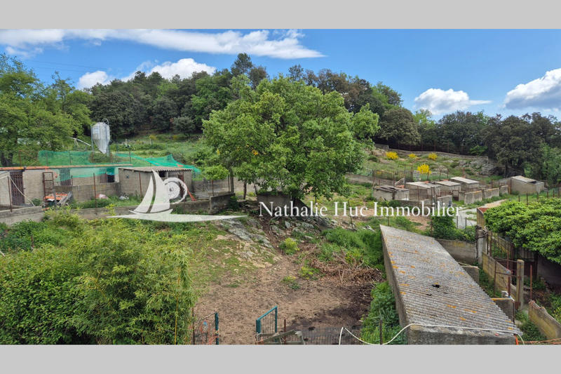 Propriété - 390 m² - 6 pièces