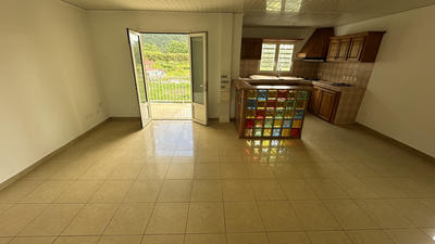 Maison - 92 m² - 4 pièces