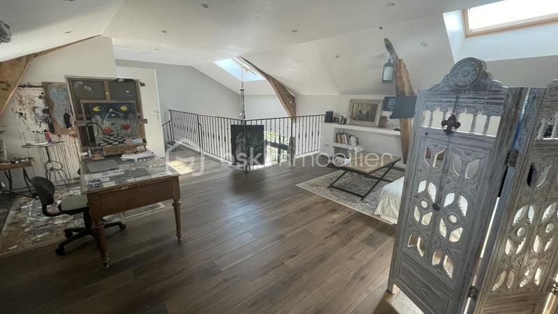 Propriété - 264 m² - 9 pièces