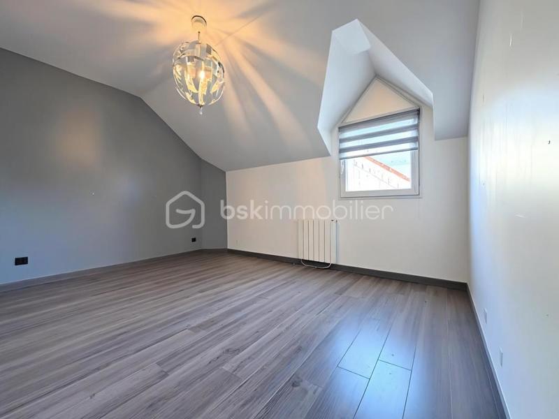 Maison - 104 m² - 5 pièces