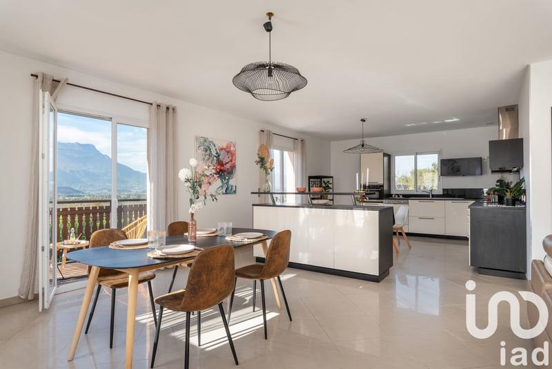 Maison - 145 m² - 4 pièces