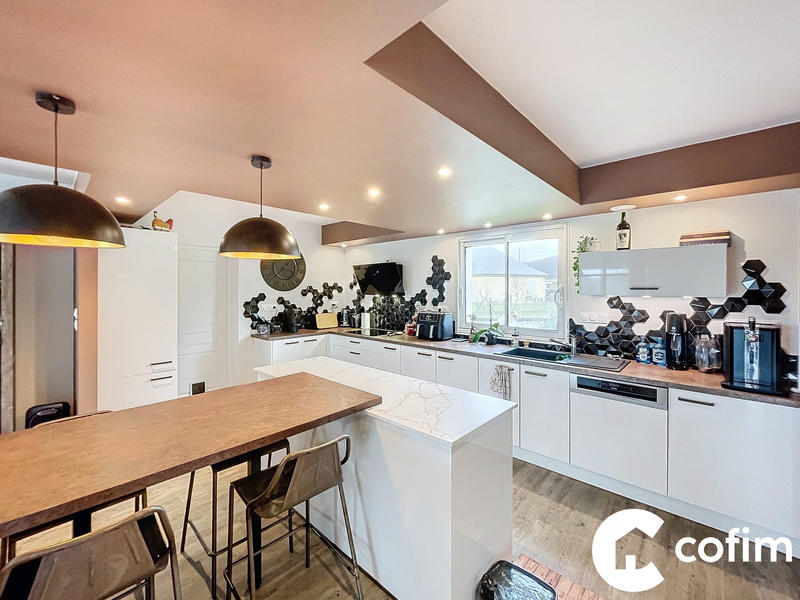 Maison - 190 m² - 8 pièces