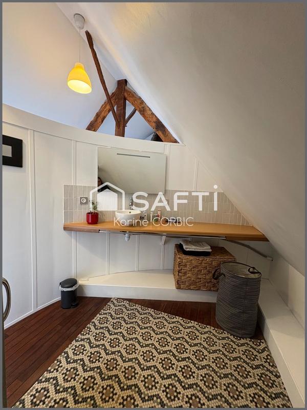 Maison - 207 m² - 9 pièces