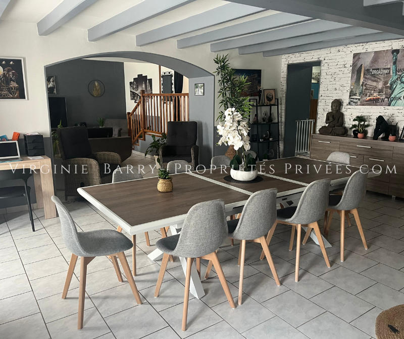 Maison - 252 m² - 11 pièces