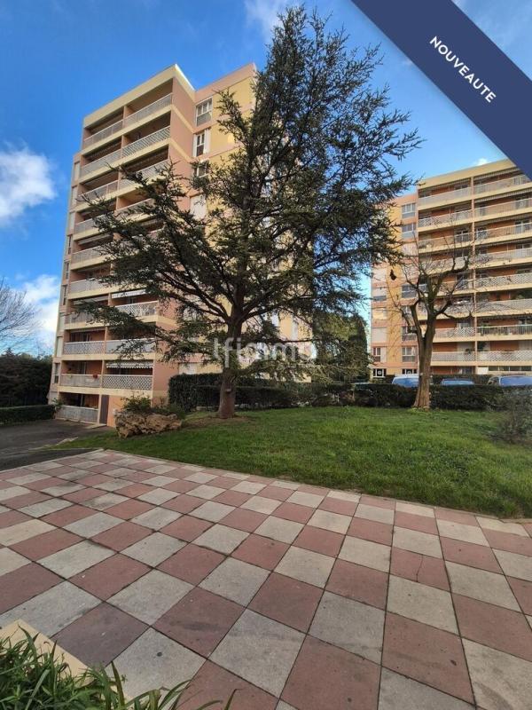 Appartement - 80 m² - 4 pièces