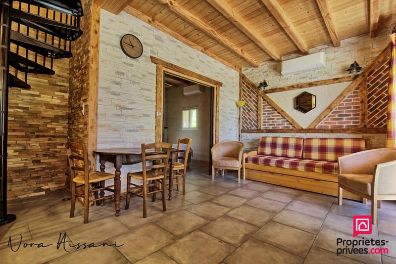 Demeure - 1 000 m² - 15 pièces