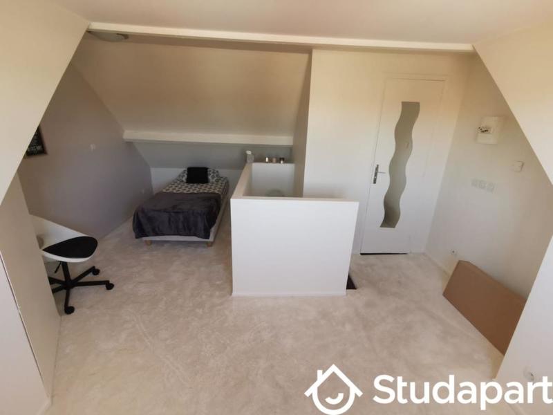 Chambre - 11 m² - 1 pièce