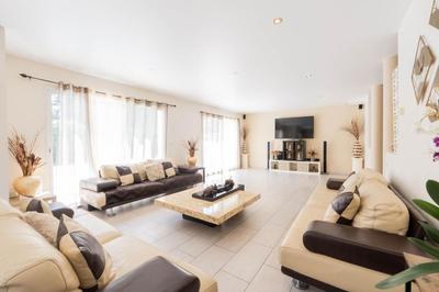 Villa - 185 m² - 6 pièces