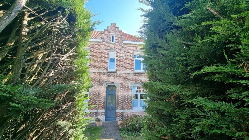 Maison bourgeoise - 250 m² - 12 pièces