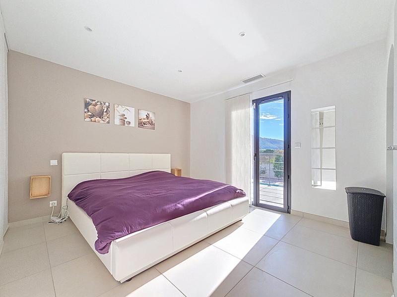 Villa - 137 m² - 5 pièces