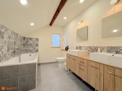 Maison - 170 m² - 5 pièces