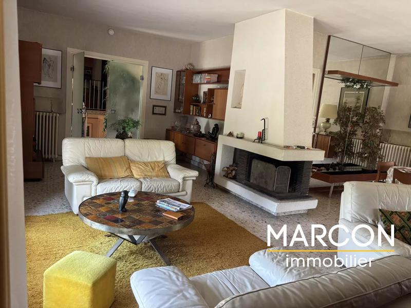 Maison - 158 m² - 6 pièces