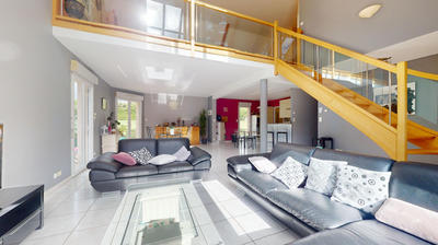 Maison - 181 m² - 6 pièces