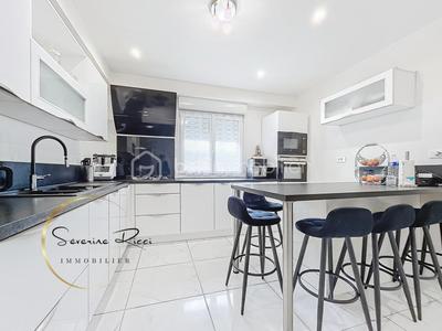 Maison - 145 m² - 7 pièces